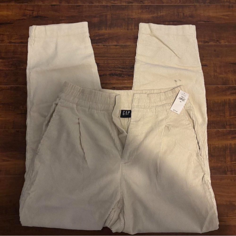 GAP Women's Cream Corduroy Pants!